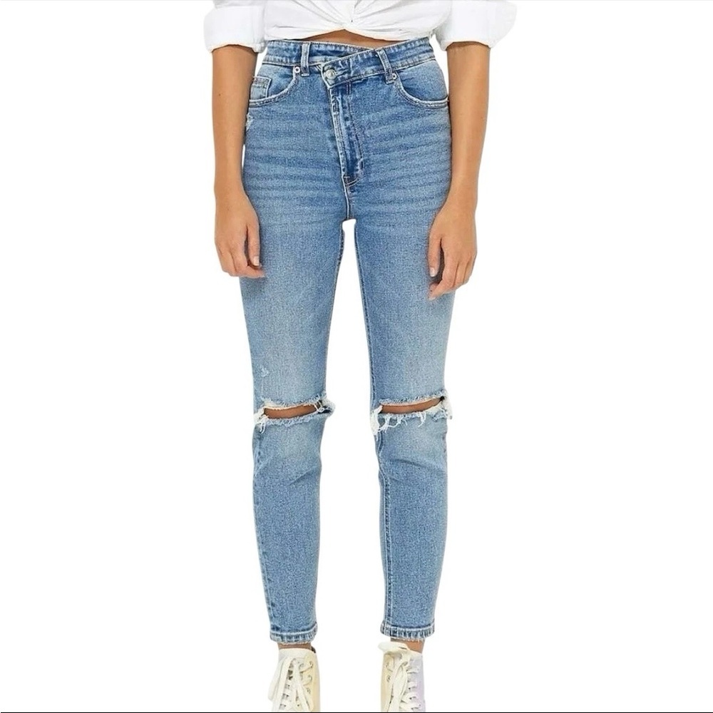 Stradivarius The Original Mom Slim Ripped Jean Women's Size 6 Ripped Split‎ Hem